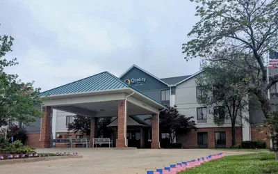 Photo 2 - Quality Inn Warrensburg