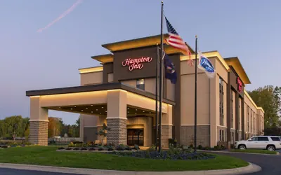 Photo 2 - Hampton Inn Mt. Pleasant