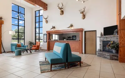 Photo 4 - Howard Johnson Hotel & Suites by Wyndham Oacoma