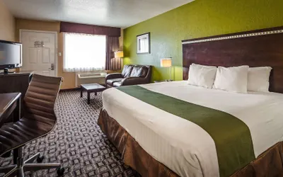 Photo 5 - SureStay Hotel by Best Western Floresville