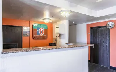 Photo 3 - Motel 6 Moriarty, NM