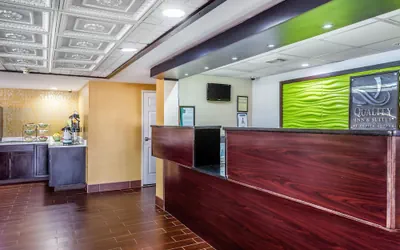 Photo 4 - Quality Inn & Suites near Robins Air Force Base