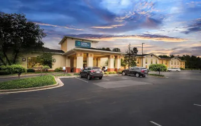 Photo 2 - Clarion Inn & Suites Indianapolis Northwest