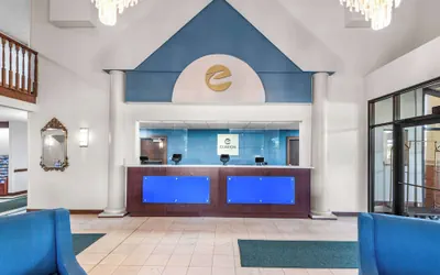 Photo 3 - Clarion Inn & Suites Indianapolis Northwest