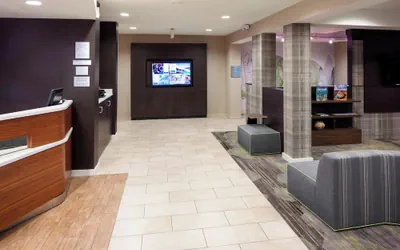 Photo 4 - Courtyard by Marriott Pensacola