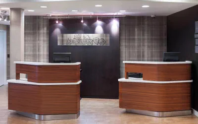 Photo 3 - Courtyard by Marriott Pensacola