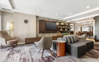 Photo 4 - Comfort Inn & Suites Bethlehem Lehigh Valley Airport