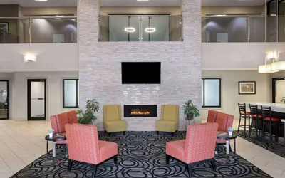 Photo 2 - La Quinta Inn & Suites by Wyndham Kokomo