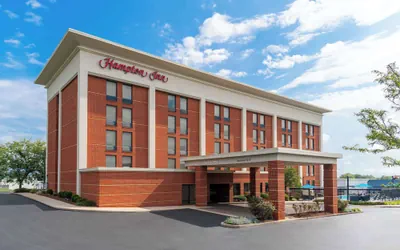 Photo 2 - Hampton Inn Martinsburg