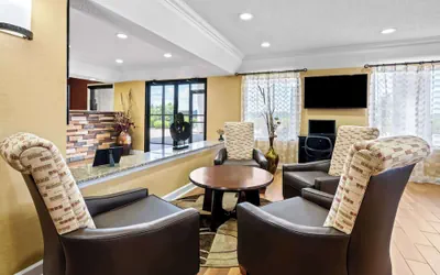 Photo 5 - Best Western Inn