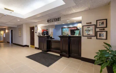 Photo 4 - Greenfield Inn & Suites Owensboro, KY Airport