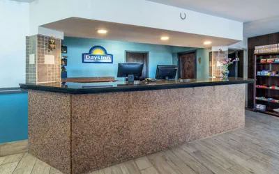 Photo 3 - Days Inn by Wyndham Lamar