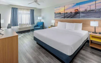 Photo 2 - Days Inn by Wyndham Lamar