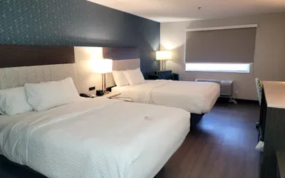 Photo 5 - La Quinta Inn & Suites by Wyndham Santa Rosa