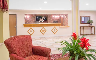 Photo 3 - Days Inn by Wyndham Lake Village