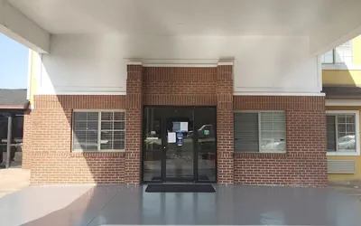 Days Inn by Wyndham Lake Village