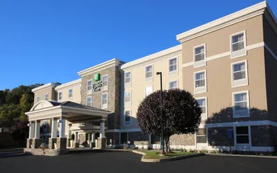 Photo 2 - Holiday Inn Express Hotel & Suites Danbury - I-84 by IHG
