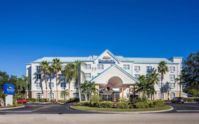 Photo 2 - Baymont Inn & Suites by Wyndham Fort Myers I-75