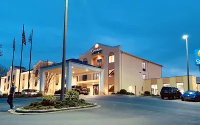 Photo 2 - Comfort Inn & Suites Morganton South