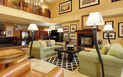 Photo 3 - Phoenix Inn Suites - Albany