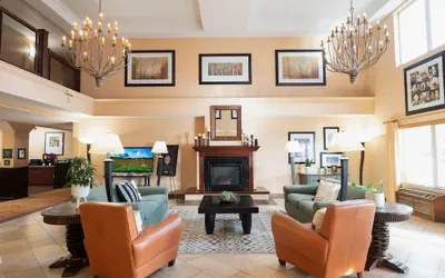 Photo 4 - Phoenix Inn Suites - Albany