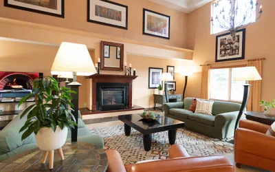 Photo 5 - Phoenix Inn Suites - Albany