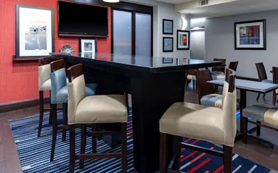 Photo 4 - Hampton Inn Columbia