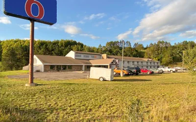 Photo 2 - Motel 6 Norway, MI