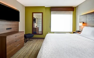 Photo 5 - Holiday Inn Express Newport North - Middletown by IHG