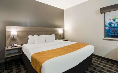 Photo 4 - Quality Inn & Suites Waco North