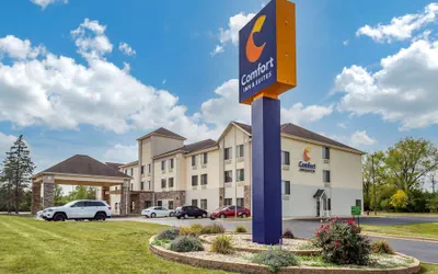 Photo 2 - Comfort Inn & Suites North Aurora - Naperville