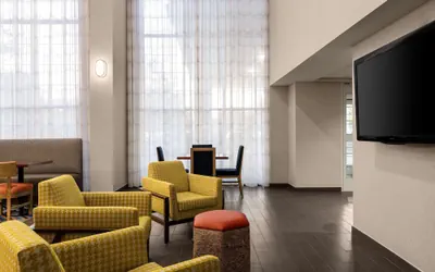 Photo 2 - Hampton Inn & Suites State College at Williamsburg Square