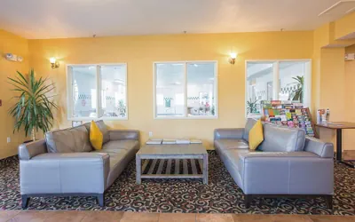 Photo 3 - Red Lion Inn & Suites McMinnville