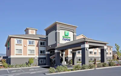 Photo 2 - Holiday Inn Express & Suites Ashland by IHG