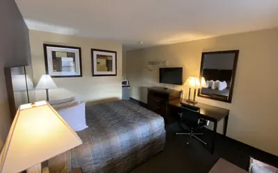 Photo 5 - Golden Hill Inn Danbury