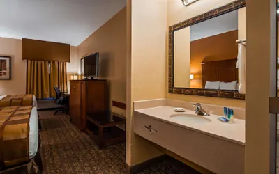 Photo 5 - Best Western Plus Midwest Inn & Suites