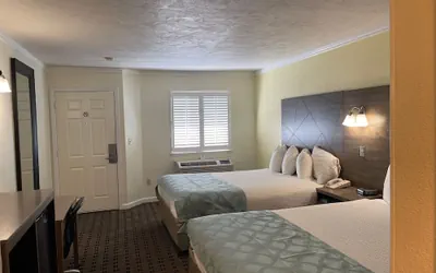 Photo 4 - Baechtel Creek Inn