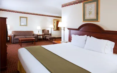 Photo 4 - Holiday Inn Express Hillsville by IHG