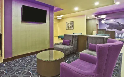Photo 3 - La Quinta Inn & Suites by Wyndham Fairborn Wright-Patterson