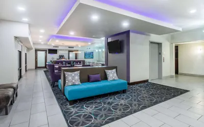 Photo 5 - La Quinta Inn & Suites by Wyndham Fairborn Wright-Patterson