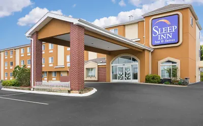 Photo 2 - Sleep Inn & Suites Niantic North