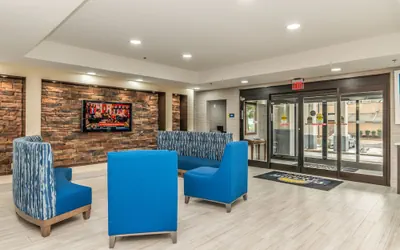 Photo 3 - Days Inn & Suites by Wyndham Prattville-Montgomery