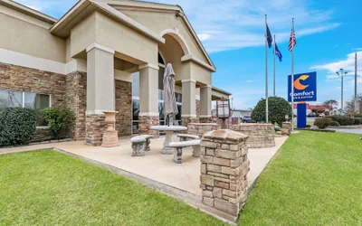 Photo 2 - Comfort Inn & Suites Greenwood near University