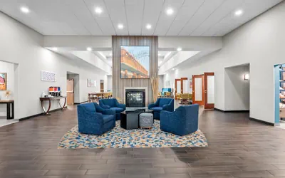 Photo 2 - Hampton Inn & Suites East Lansing/Okemos