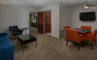 Photo 3 - Holiday Inn Express & Suites Lawrence by IHG