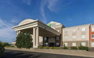 Photo 2 - Holiday Inn Express & Suites Lawrence by IHG