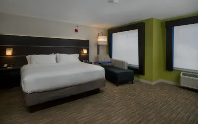 Photo 4 - Holiday Inn Express & Suites Lawrence by IHG