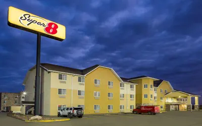 Photo 2 - Super 8 by Wyndham Altoona