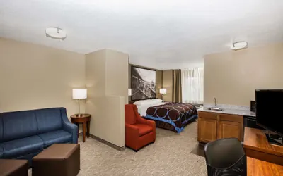 Photo 5 - Super 8 by Wyndham Altoona