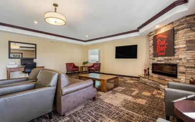 Photo 5 - Red Roof Inn & Suites Omaha - Council Bluffs